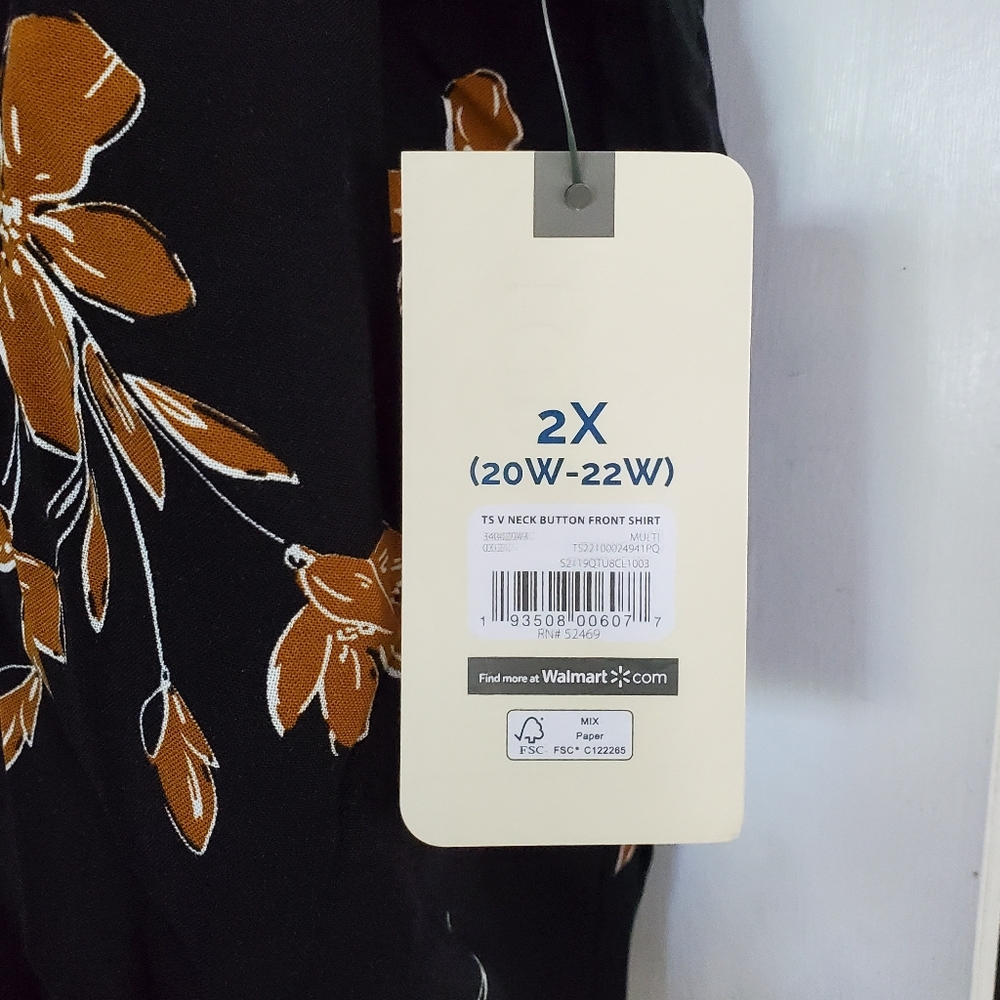 Terra & Sky V neck floral top - Picture 3 of 3